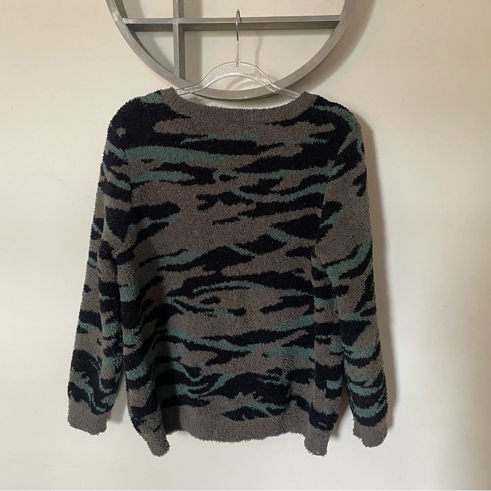 Barefoot Dreams Camo Crewneck Pullover Sweater - Picture 3 of 6